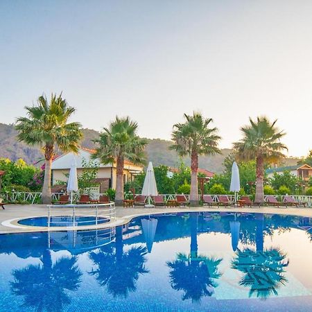 Nerissa Hotel Cirali Bagian luar foto