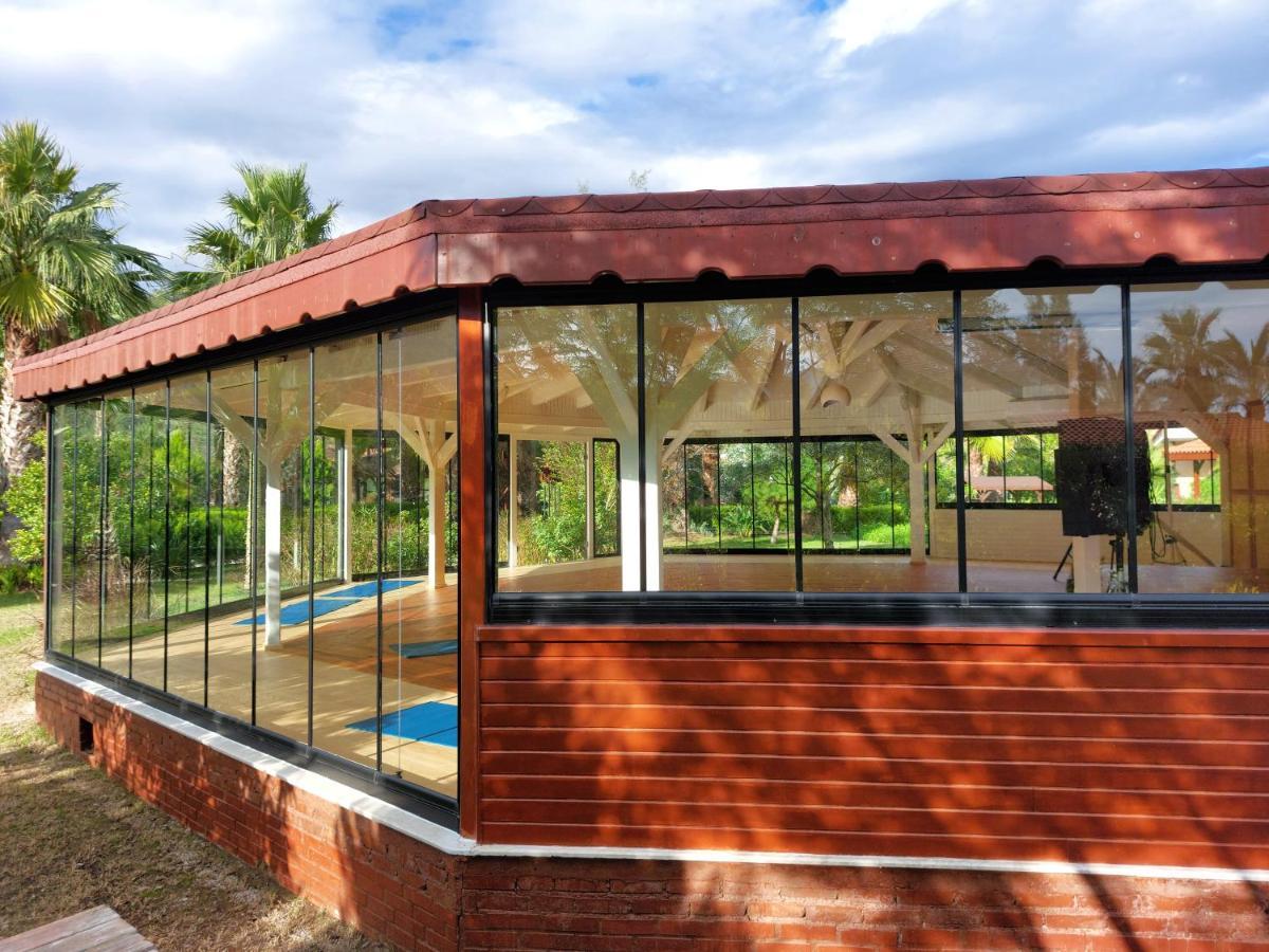 Nerissa Hotel Cirali Bagian luar foto