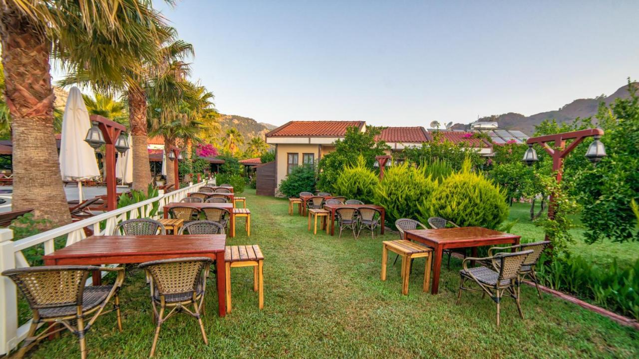 Nerissa Hotel Cirali Bagian luar foto