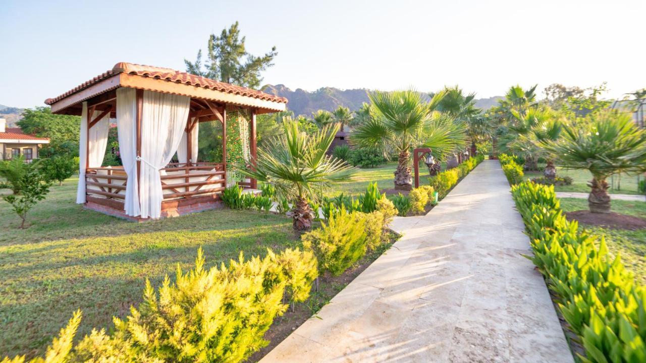 Nerissa Hotel Cirali Bagian luar foto
